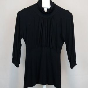 LIQUID Black top Size M long sleeve.
